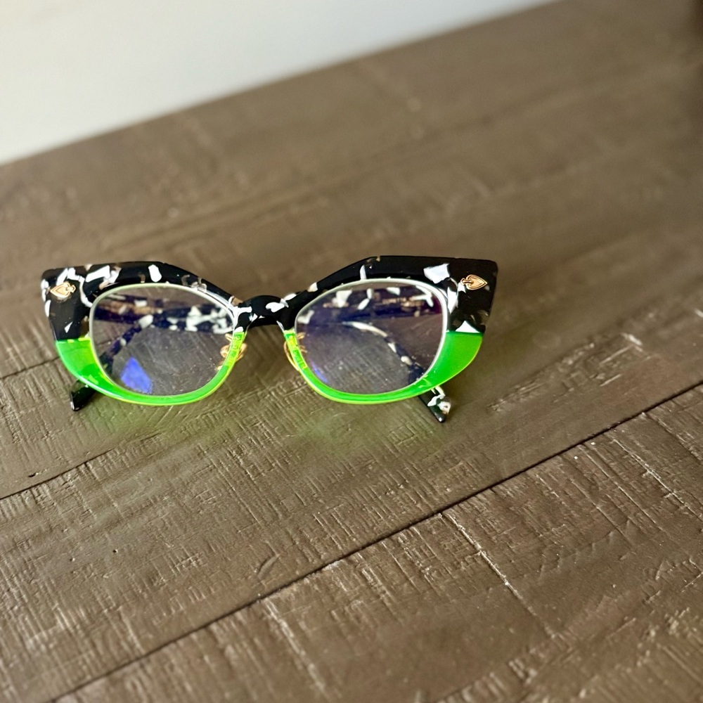 Boutique Green and Black Cat-Eye Eyewear - Picture 4 of 8